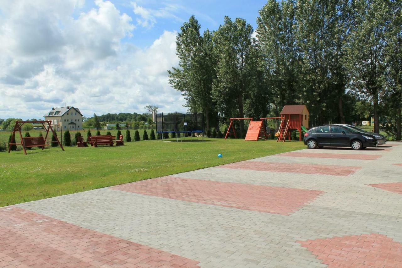 Pensjonat Nad Stawem Sarbinowo Exteriér fotografie